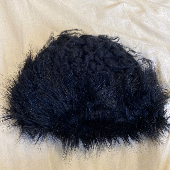 H&M Knit & Faux Fur Hat - Picture 2 of 5